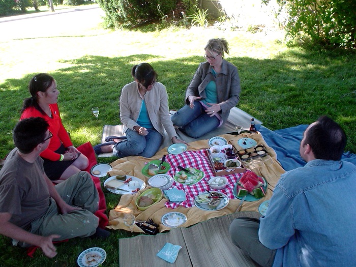 Slow down and enjoy a healthy picnic